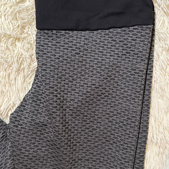 Workout Leggings - Picture 3 of 6